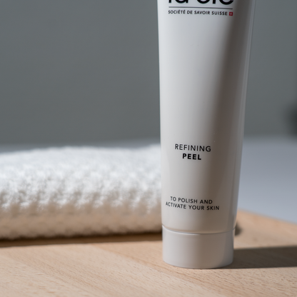 Refining face scrub im badezimmer